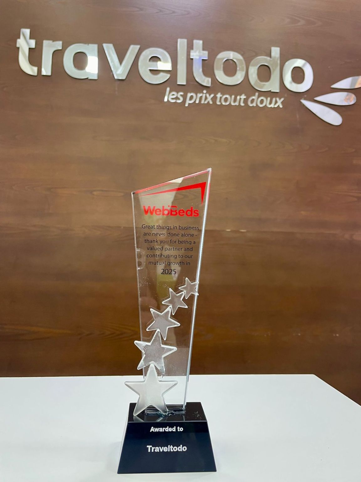 Traveltodo sacré Best Seller 2025 par WebBeds : quand l’aventure collective mène au sommet 1